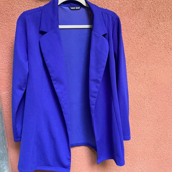 Perfect power suit! - Picture 1 of 3